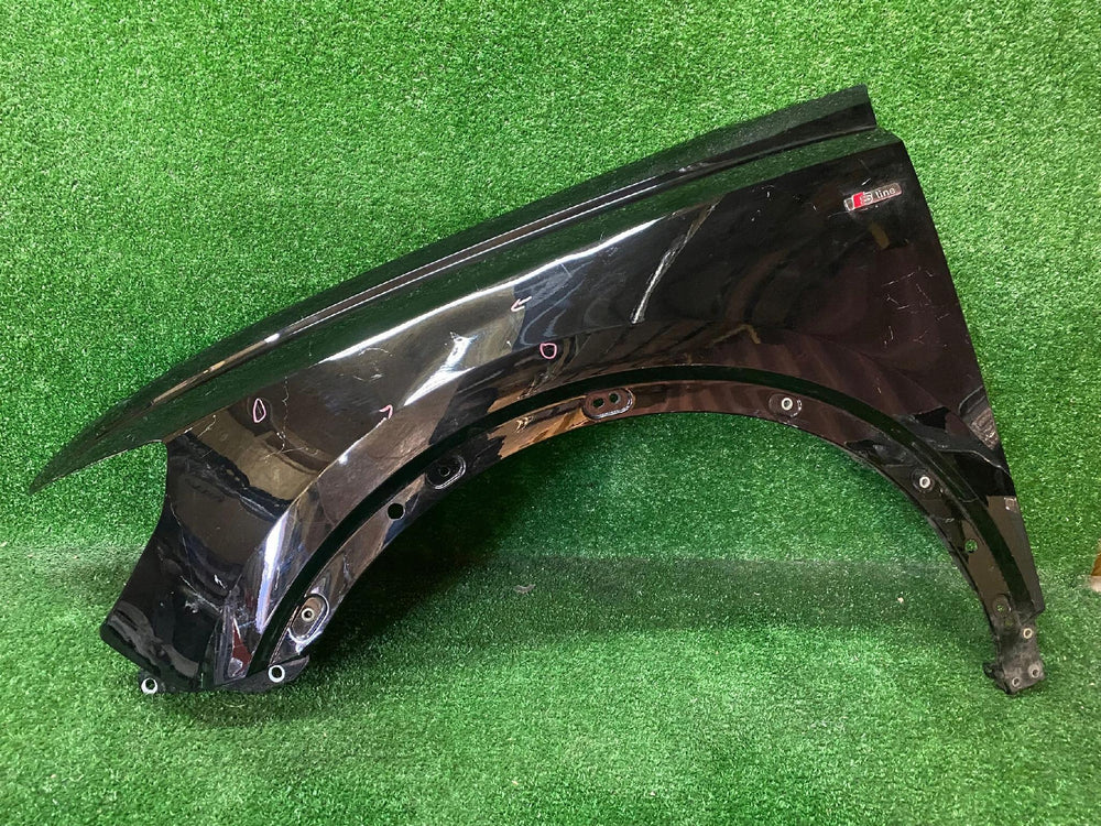 BŁOTNIK PRZEDNI LEWY PRZÓD AUDI Q3 83A II