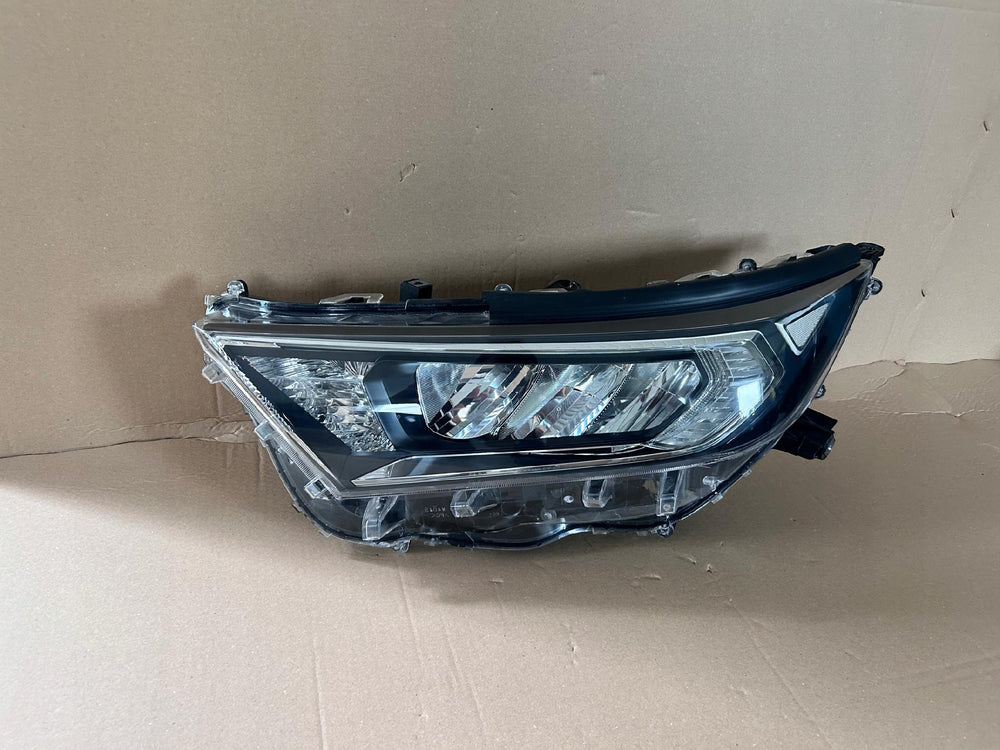 REFLEKTOR LEWY TOYOTA RAV4 V FULL LED NR,043