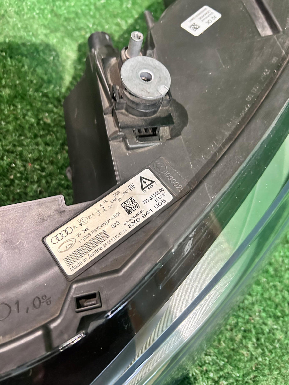 REFLEKTOR LEWY AUDI A1 Bi XENON Led 8X0