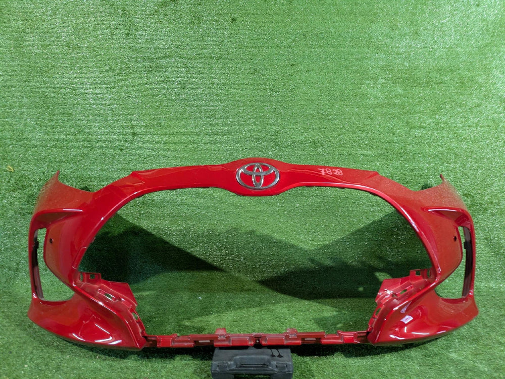 ZDERZAK PRZEDNI PRZÓD TOYOTA YARIS IV NR.7828