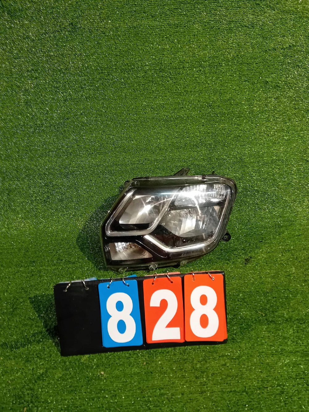 REFLEKTOR LEWY PRZÓD DACIA DUSTER LIFT 13 - NR.828