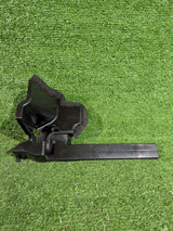 KIEROWNICA POWIETRZA LEWA PRZEDNIA TOYOTA YARIS III