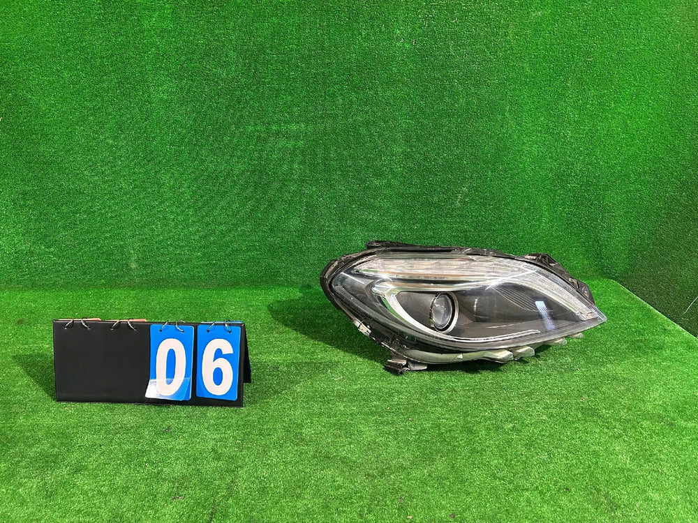 REFLEKTOR PRAWY MERCEDES B-KLASA BI-XENON W246 A2468207461