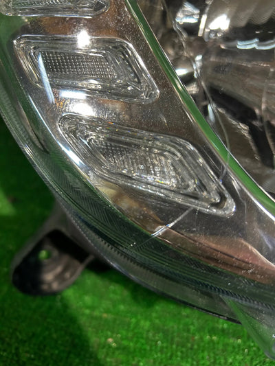 REFLEKTOR PRAWY DACIA SANDERO II LIFT