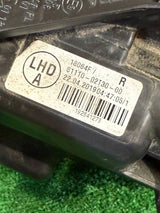 REFLEKTOR PRAWY TOYOTA COROLLA E21 SEDAN nr:381