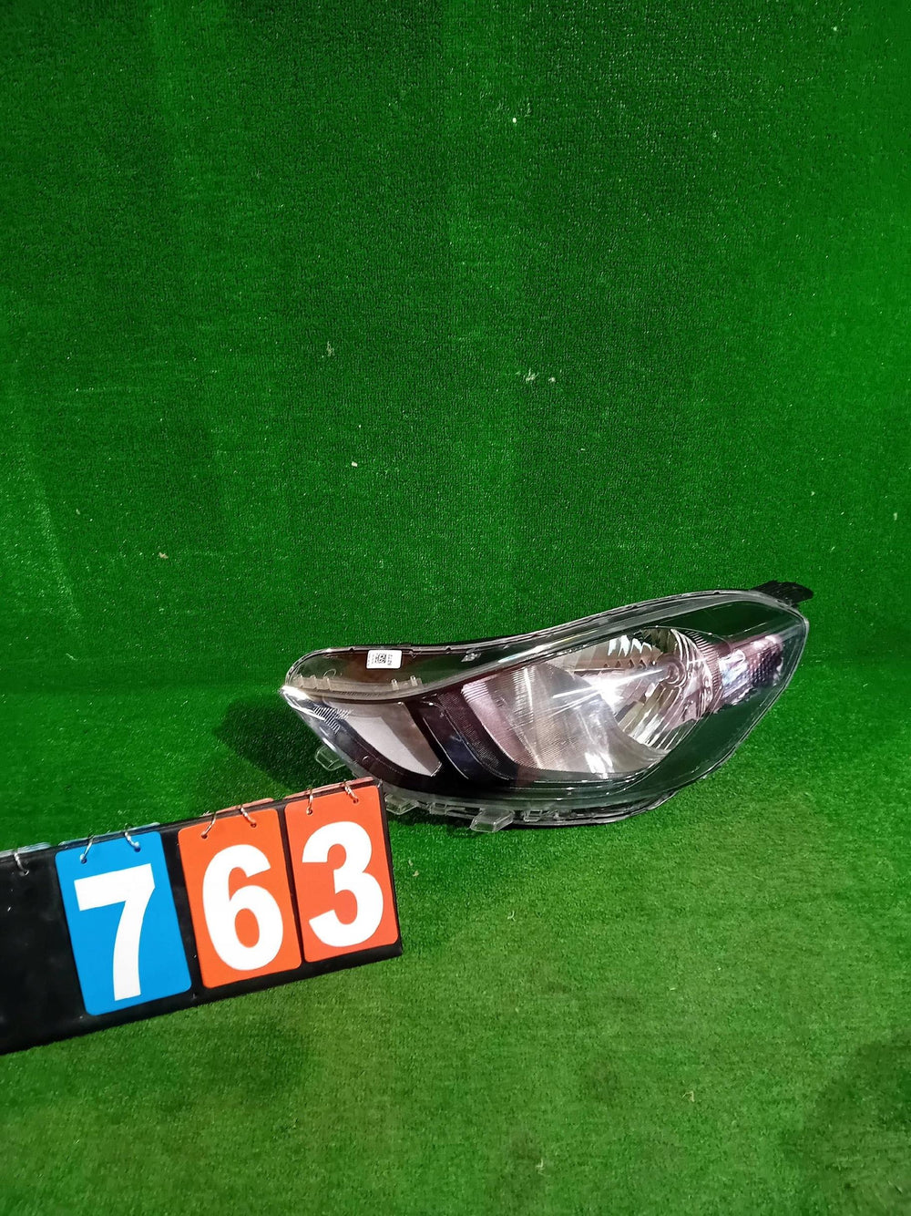 REFLEKTOR LEWY PRZÓD HYUNDAI I10 III ZWYKŁA 20- NR.763