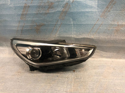 REFLEKTOR PRAWY LAMPA PRAWA HYUNDAI I30 III 17- nr.00