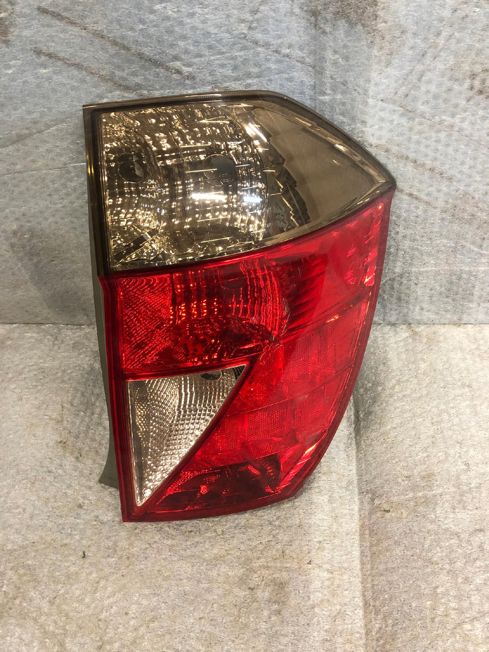 LAMPA PRAWA PRAWY TYŁ HONDA FR-V nr.0