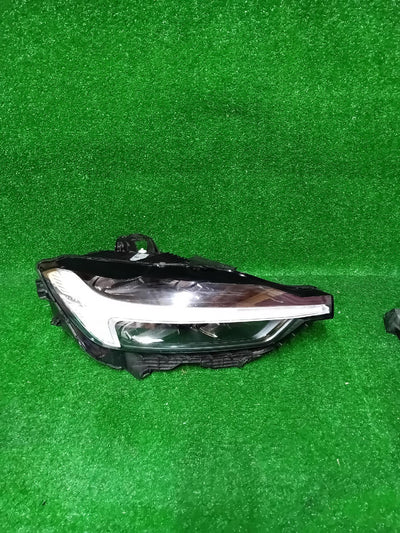 REFLEKTOR PRAWY VOLVO XC60 II LIFT FULL LED MID 32337375