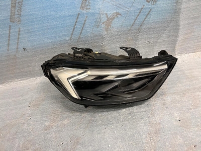 REFLEKTOR PRAWY AUDI A1 FULL LED 82A nr.00