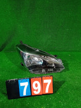 REFLEKTOR PRAWY PRZÓD TOYOTA YARIS III LIFT 17- ZWYKLA NR.797