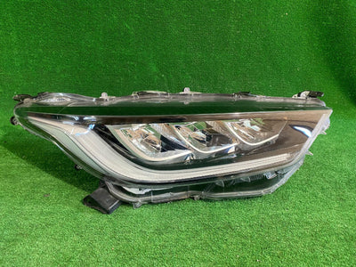 REFLEKTOR PRAWY TOYOTA YARIS IV FULL LED NR.183
