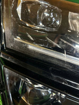 REFLEKTOR LEWY SKODA KAROQ