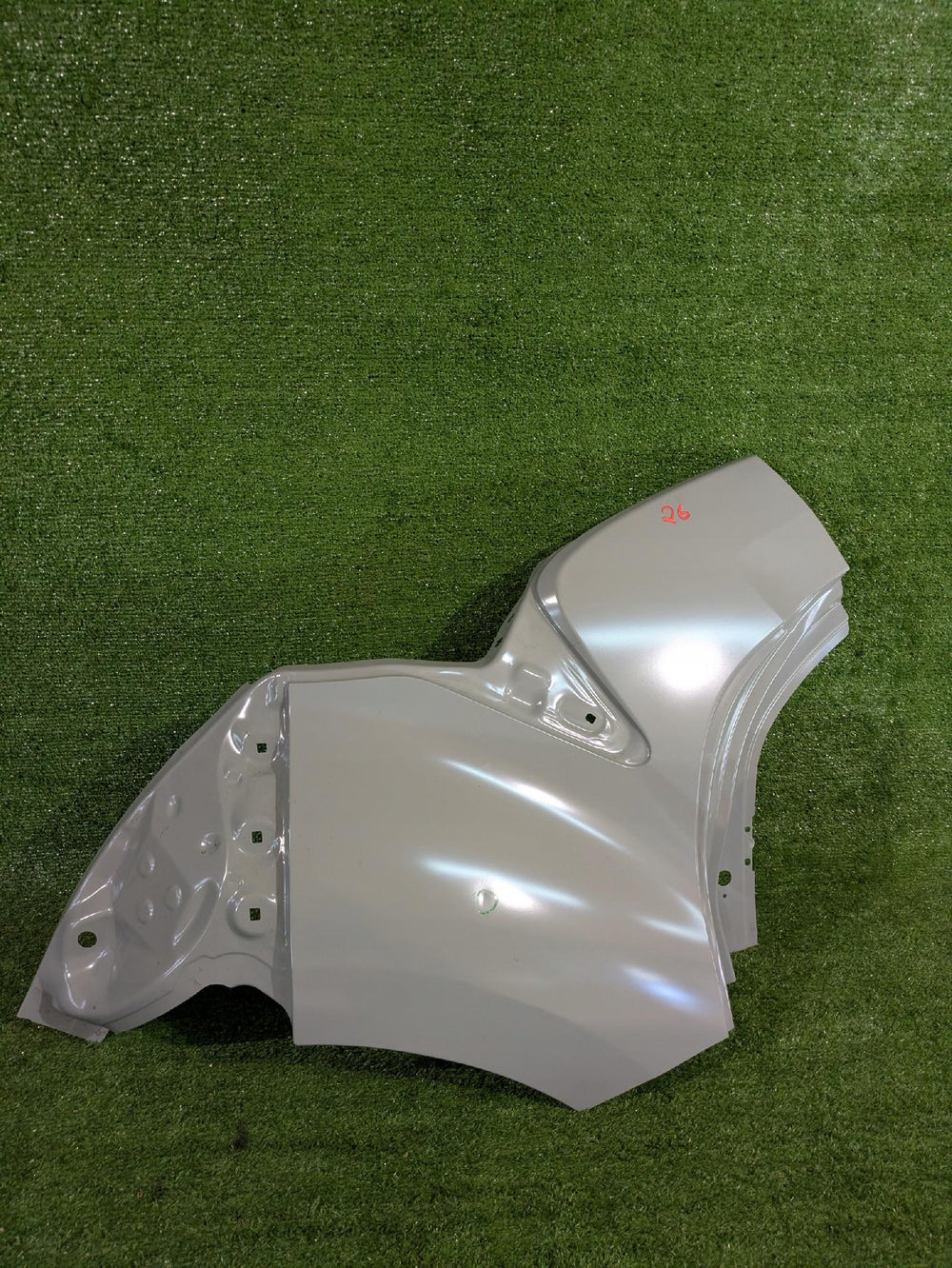 BŁOTNIK TYLNY PRAWY TOYOTA YARIS IV NR.26
