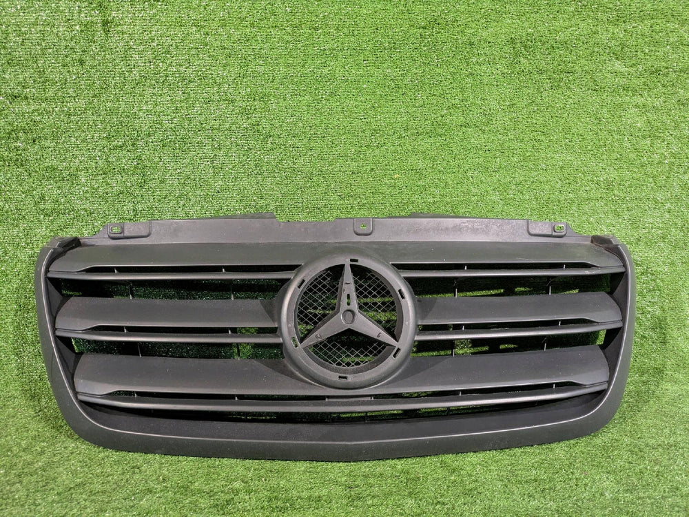 GRILL ATRAPA CHŁODNICY MERCEDES W910 19- NR.32