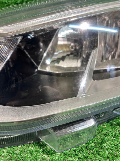 REFLEKTOR LEWY FORD FOCUS MK4