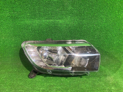 REFLEKTOR PRAWY DACIA SANDERO II LIFT