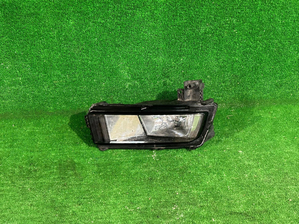 HALOGEN PRAWY VW TOURAN II