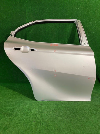 DRZWI TYLNE PRAWE PRAWY TYŁ TOYOTA CAMRY VIII