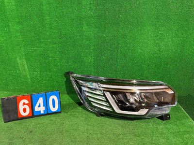 REFLEKTOR PRAWY RENAULT TRAFIC IV FULL LED NR:640