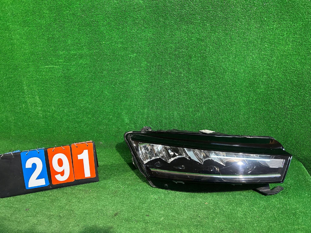 REFLEKTOR PRAWY SKODA OCTAVIA IV FULL LED nr:291