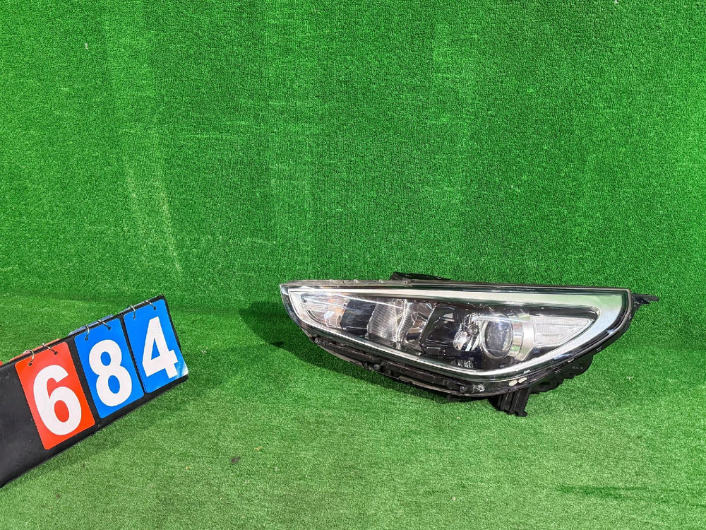 REFLEKTOR LEWY HYUNDAI I30 III DOŚWIETLANIE NR:684