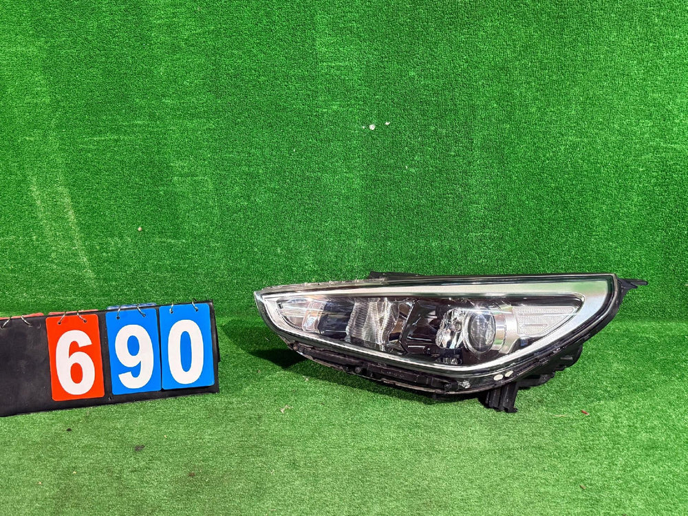 REFLEKTOR LEWY HYUNDAI I30 III DOŚWIETLANIE NR:690