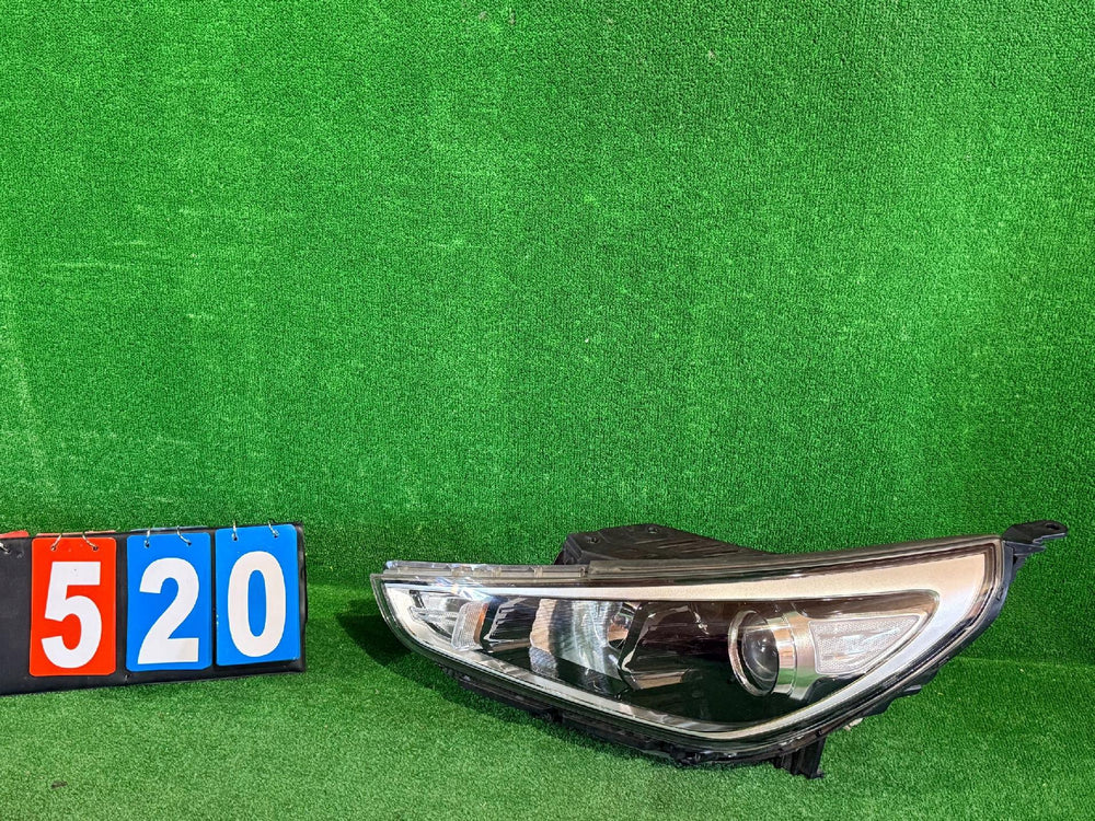 REFLEKTOR LEWY HYUNDAI I30 III bez doświetlenia nr:520