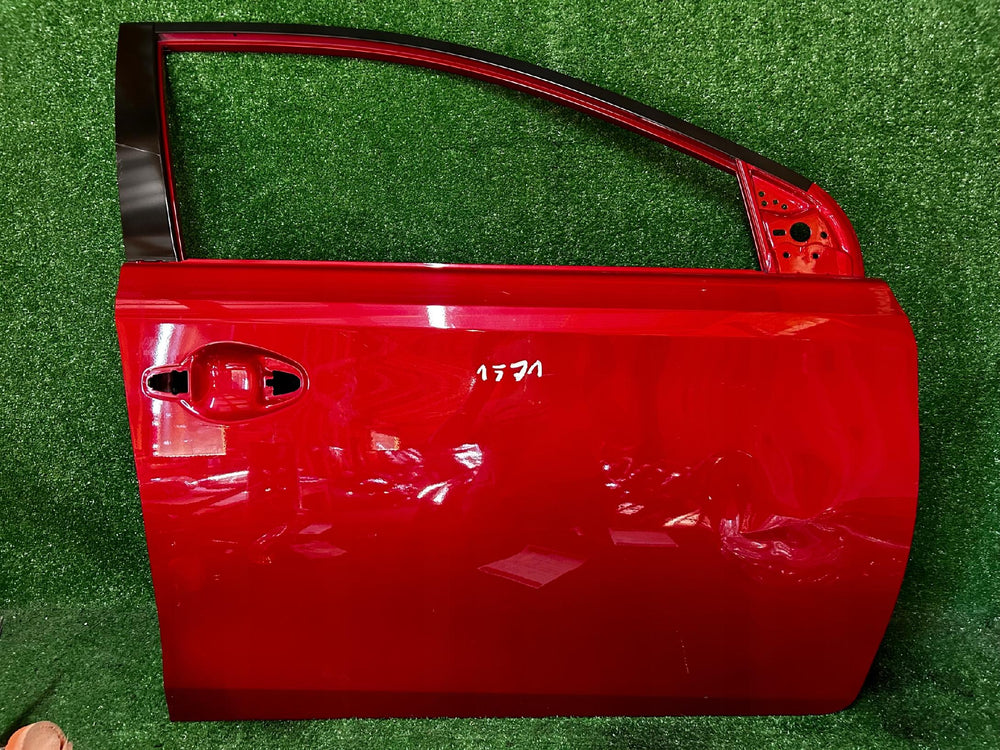 DRZWI PRZEDNIE PRAWE TOYOTA AURIS II