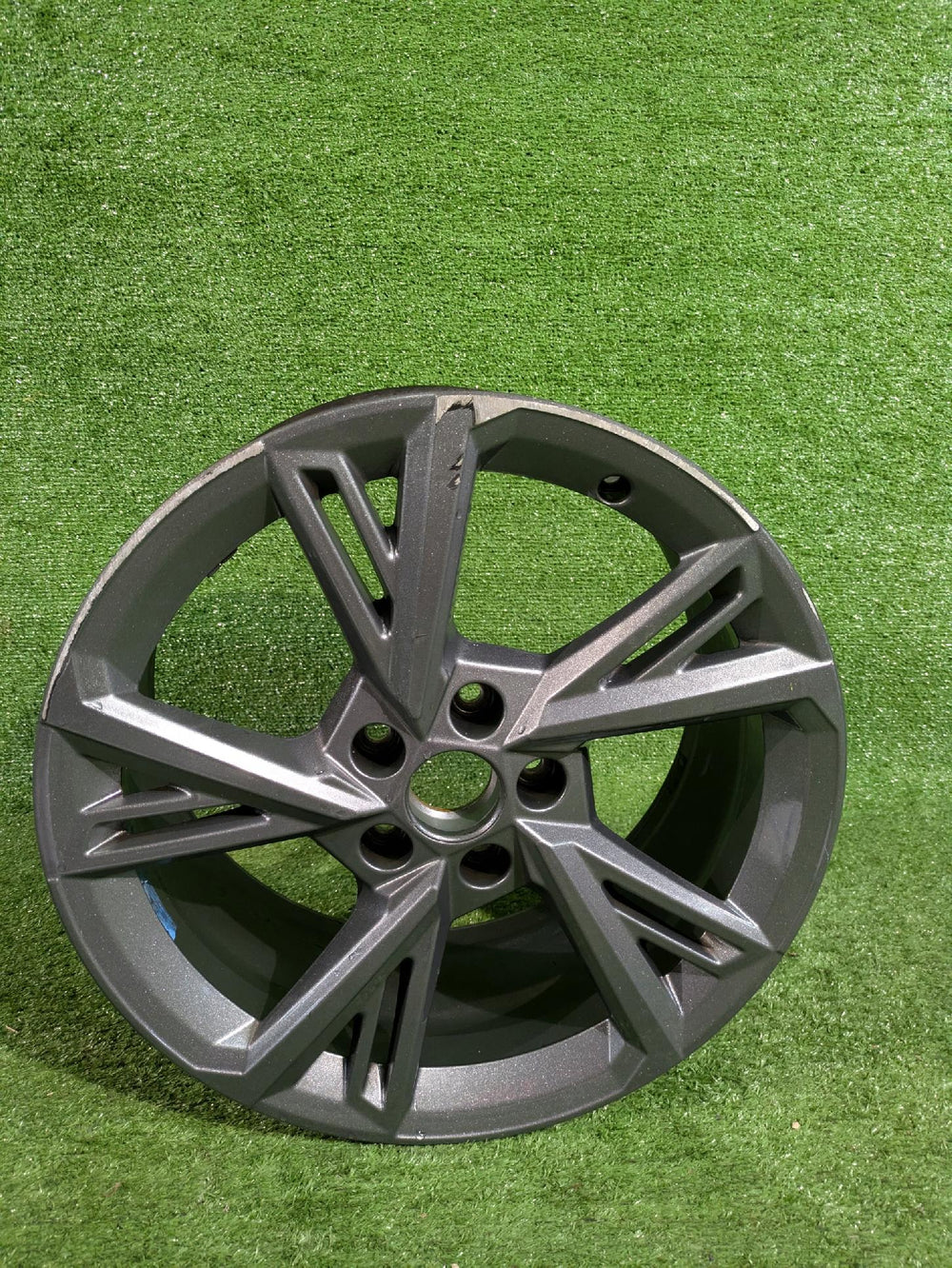 ALUFELGA FELGA ALUMINIOWA AUDI A3 8Y 18" 8J ET45 NR.103