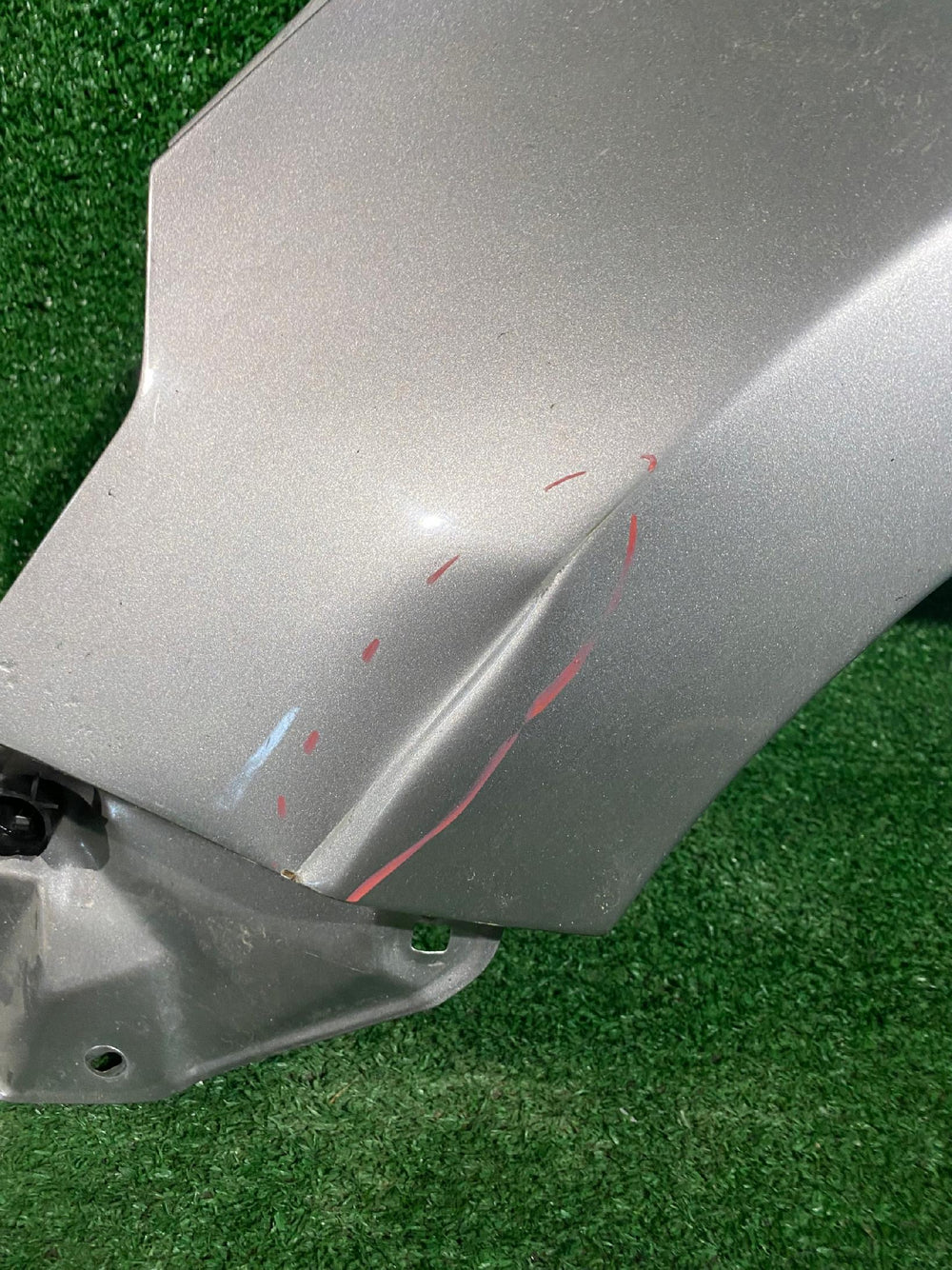 BŁOTNIK PRZEDNI LEWY TOYOTA COROLLA E16