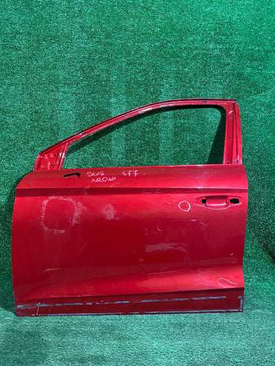 DRZWI LEWE PRZEDNIE SEAT ARONA NR.677