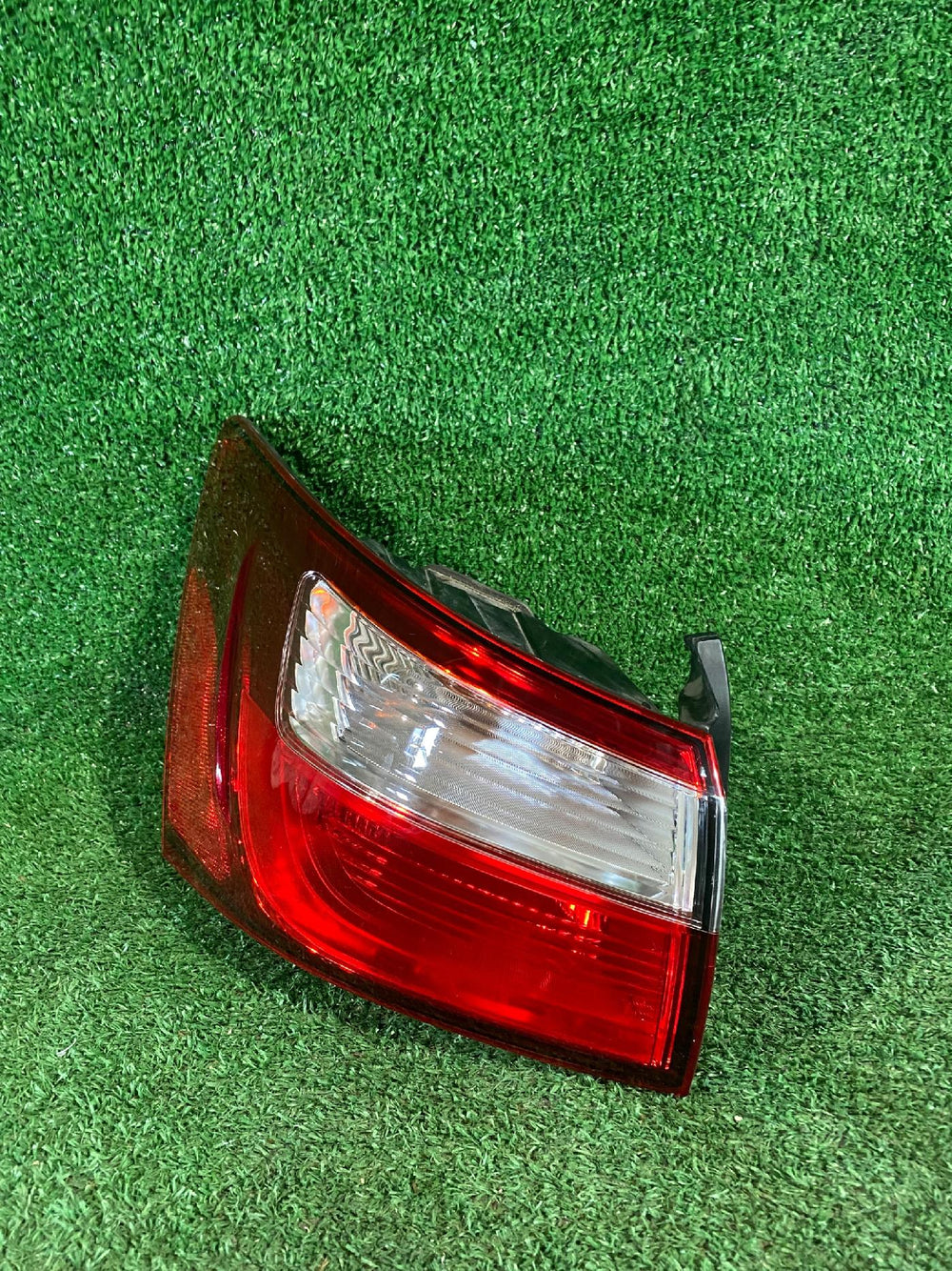 LAMPA TYLNA LEWA KIA RIO III SEDAN