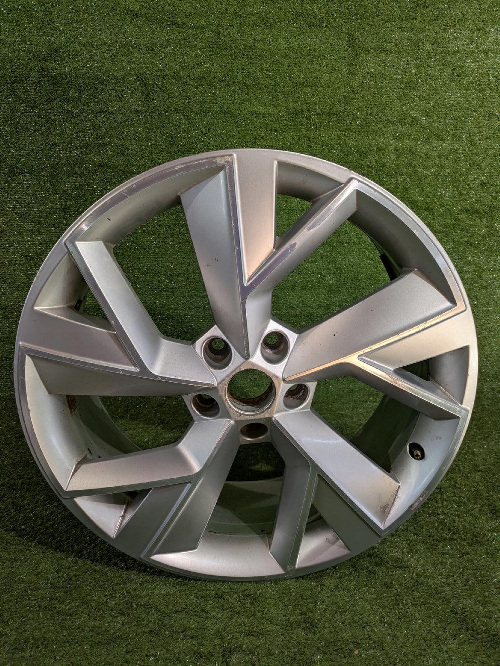 ALUFELGA FELGA ALUMINIOWA SKODA KODIAQ 19" 7J ET43 NR.125