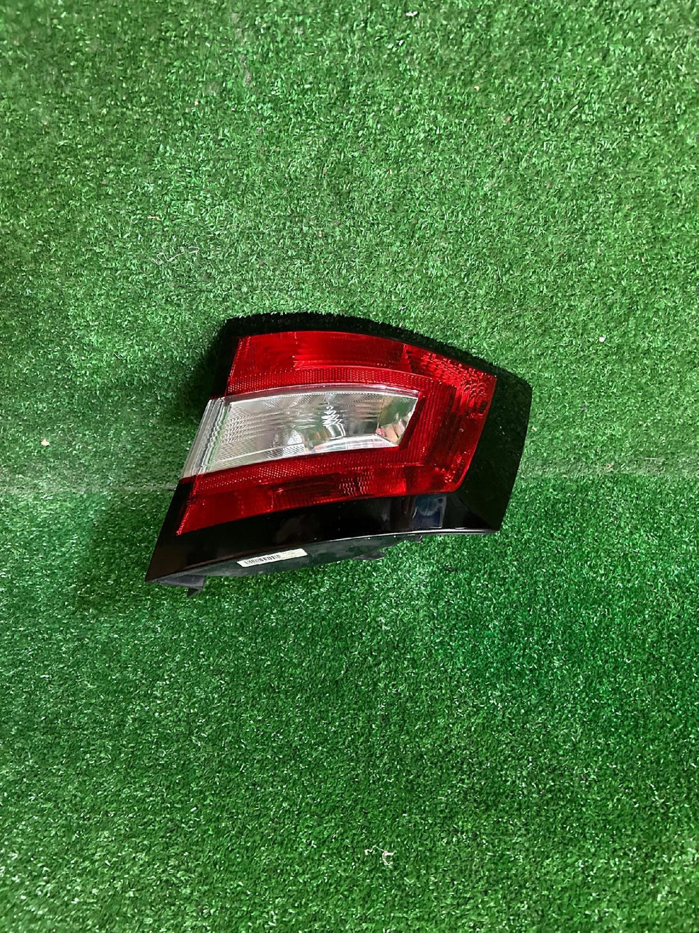 LAMPA TYŁ TYLNA PRAWA SKODA FABIA III KOMBI