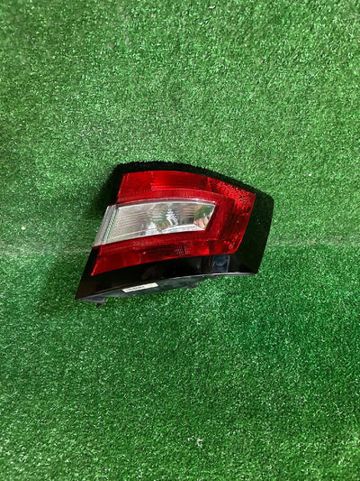 LAMPA TYŁ TYLNA PRAWA SKODA FABIA III KOMBI
