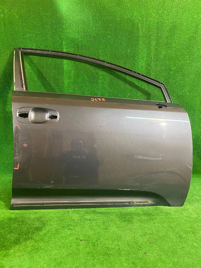 DRZWI PRZÓD PRZEDNIE PRAWE TOYOTA AVENSIS T27