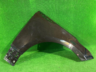 BŁOTNIK PRZEDNI PRAWY RANGE ROVER VELAR