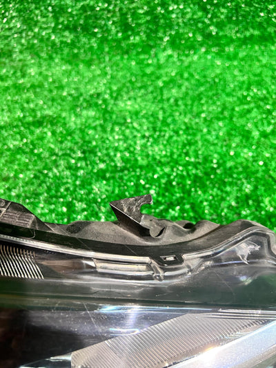 REFLEKTOR PRAWY TOYOTA VERSO LIFT NR.056