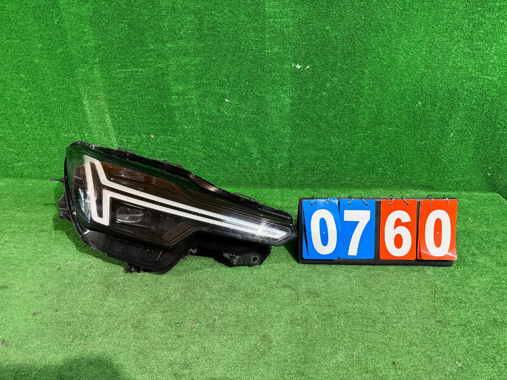 REFLEKTOR PRAWY VOLVO XC90 II LIFT 2024- NR.760