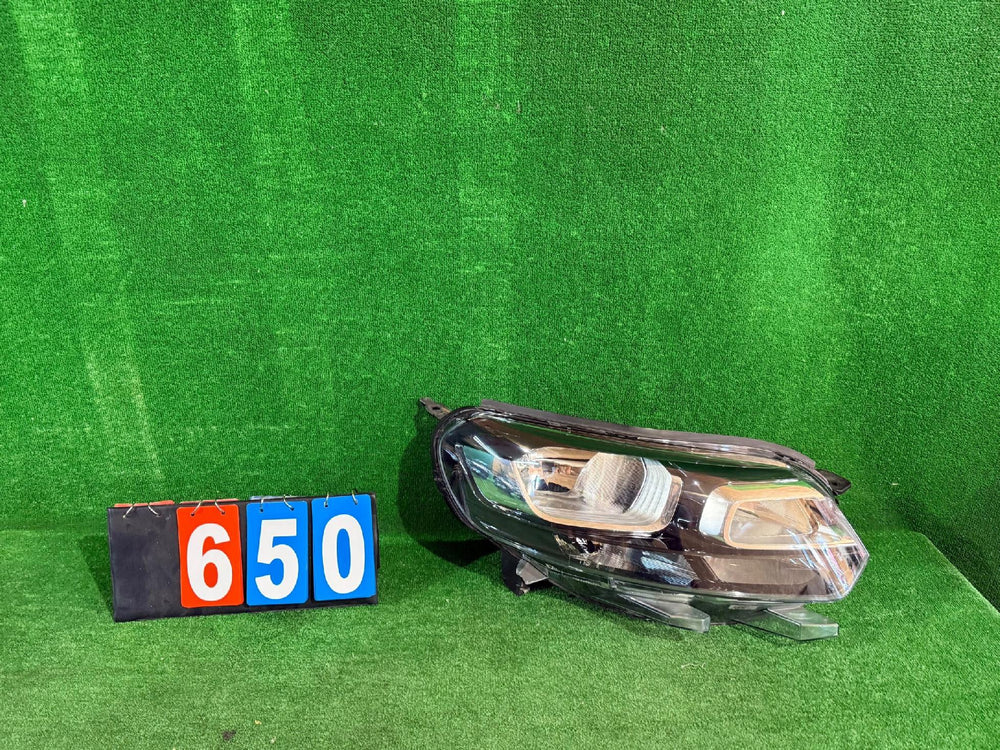 REFLEKTOR PRAWY CITROEN JUMPY III OPEL VIVARO C NR:650