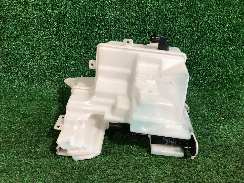ZBIORNICZEK PŁYNU DO SPRYSKIWACZY FORD FOCUS MK4