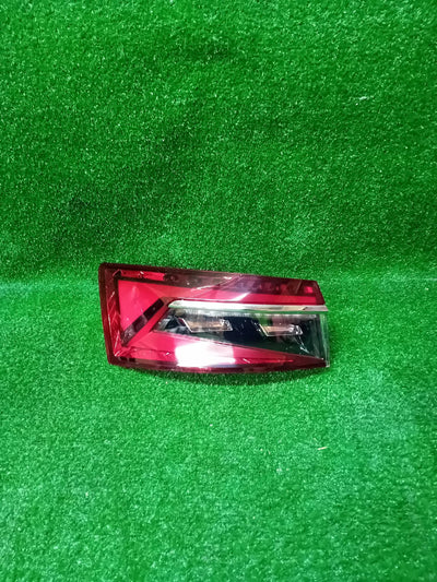 LAMPA TYŁ TYLNA LEWA SKODA SUPERB III LIFT SEDAN