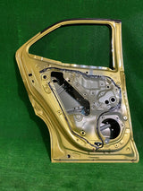 DRZWI TYLNE LEWE LEWY TYŁ TOYOTA YARIS CROSS 20- NR.1962