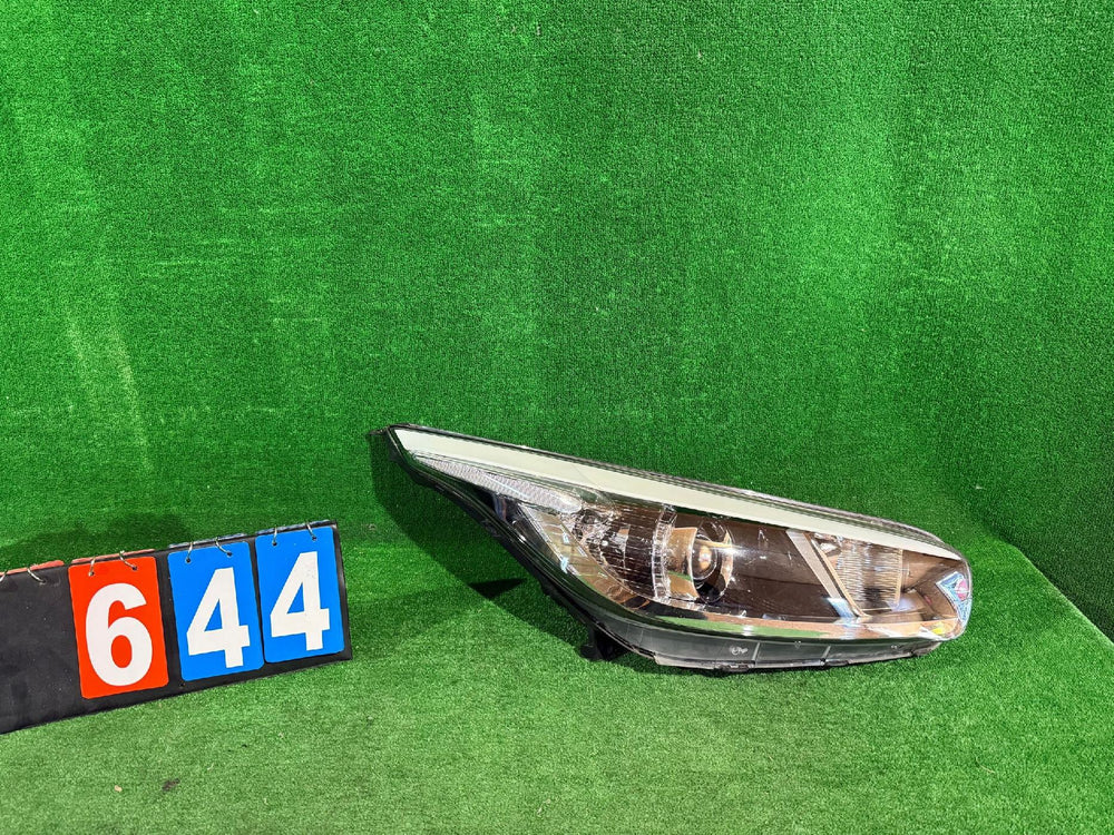 REFLEKTOR PRAWY KIA CEED II zwykła NR:644