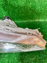 REFLEKTOR PRAWY ISUZU D-MAX