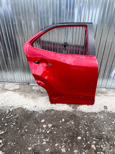 DRZWI TYLNE PRAWE TOYOTA YARIS CROSS nr.00