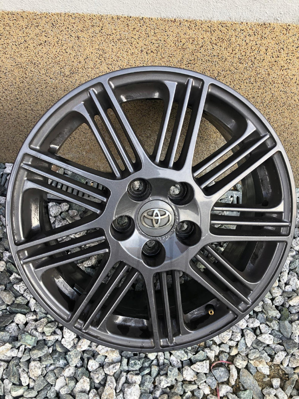 ALUFELGA FELGA ALUMINIOWA TOYOTA AURIS AVENSIS 17” 7J ET 45 nr.00