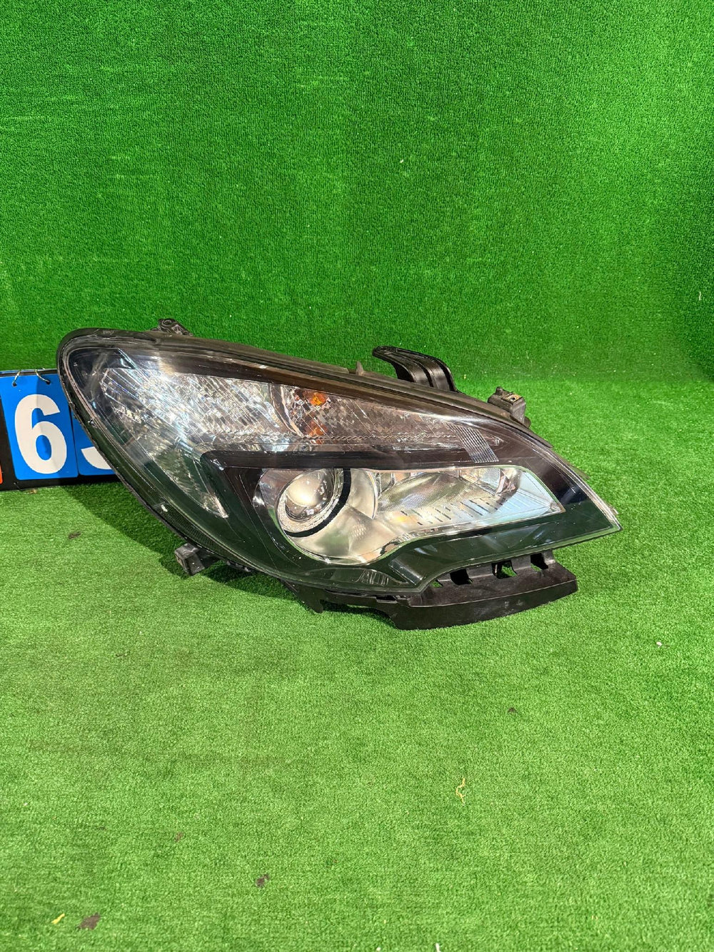 REFLEKTOR PRAWY OPEL