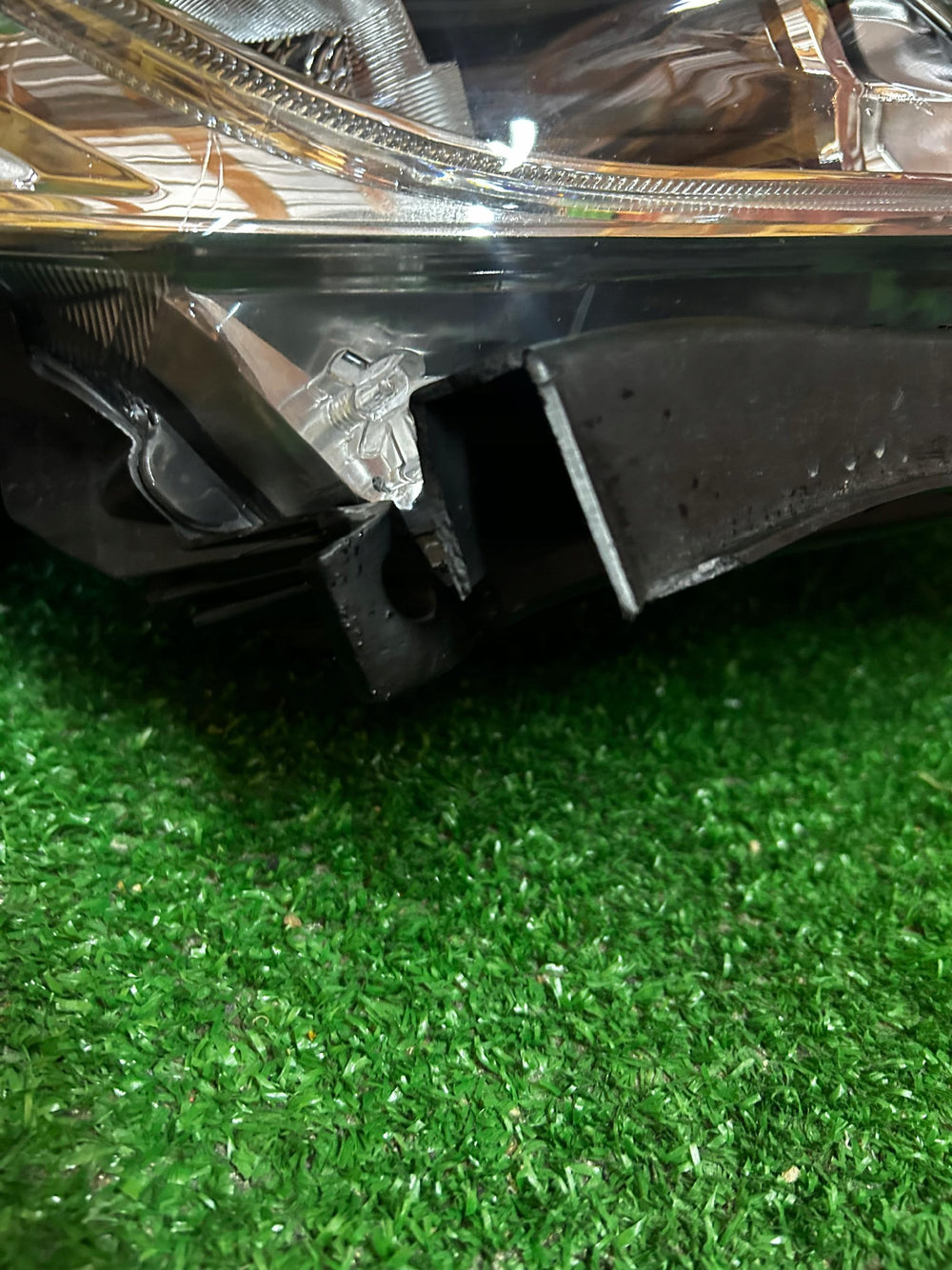 REFLEKTOR PRAWY HONDA HR-V II